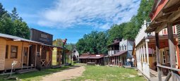 Zábavní a tematický park, western Stonetown (8)
